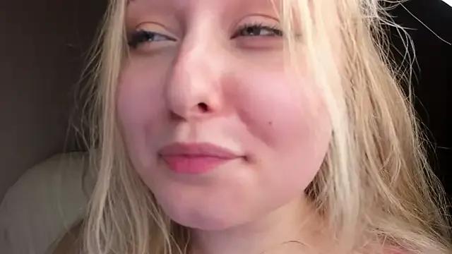 teencute on StripChat 