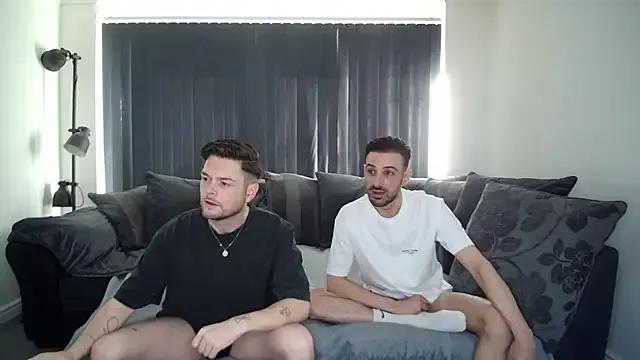 twotwinkhusbandss on StripChat 