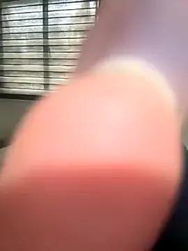 urasianlady — ur horny im broke lets help each other