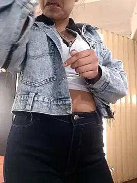 Venus_Rivers — Show slap ass