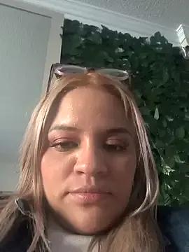 victoria__floyd — spank ass x 20 + 1 finger ass 