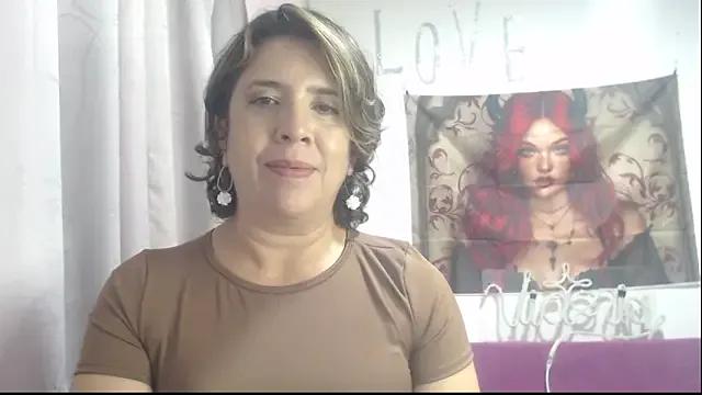 Victoria_meester — show my panty