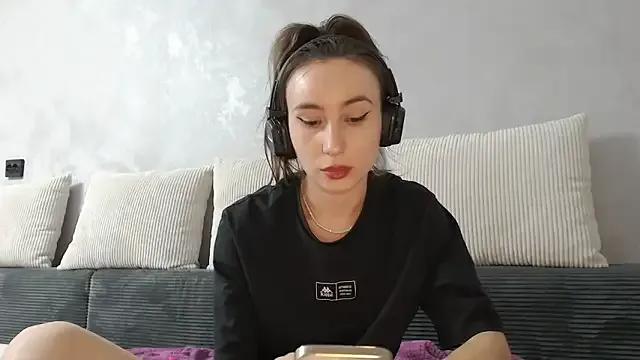 viviandaimond1 on StripChat 